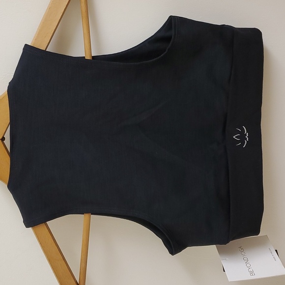 New with tags Beyond yoga cropped top size small - Picture 6 of 9